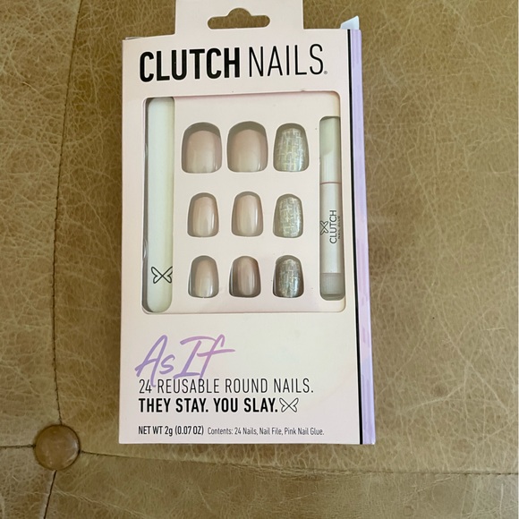 CLUTCH PRESS ON NAILS 5 SETS - $15 for all 5 sets or $4 each - Picture 2 of 7
